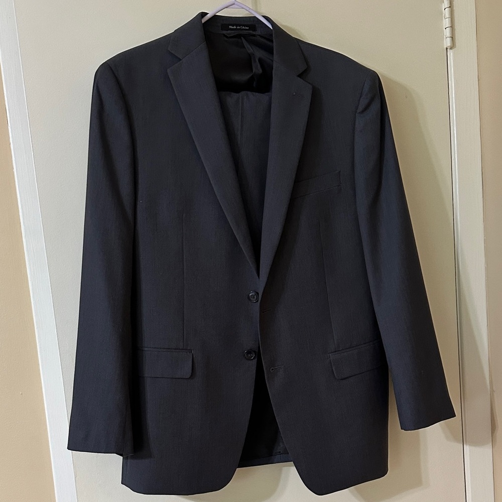 Van Heusen Men's Gray Two-Button Suit Jacket